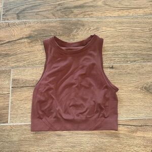 Alphalete Amplify Crop Top